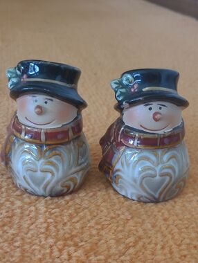 Ceramic Snowman Salt and Pepper Shakers - Black Hats & Burgundy Scarves